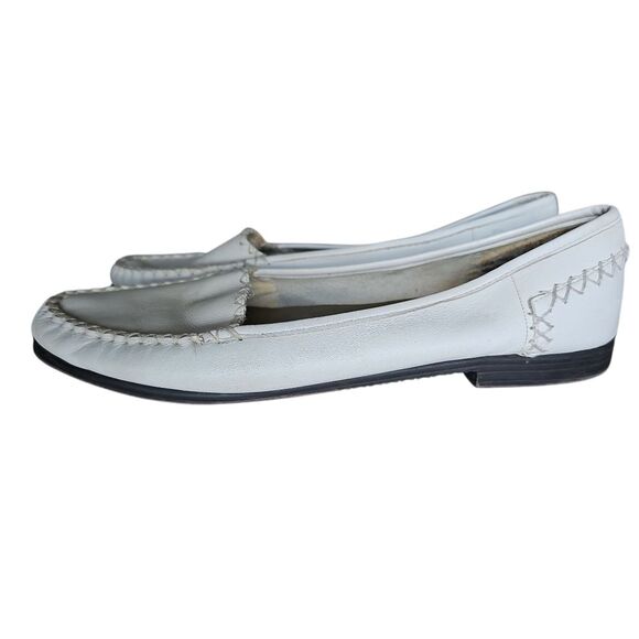 Mootsie Tootsies Moc II Vintage White Leather Loafers Sz 11 Minimalist Classic - Picture 1 of 14